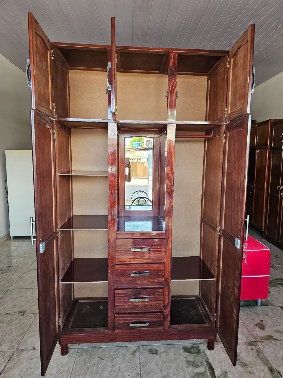 Guarda roupa de pinho usado  - Foto 2