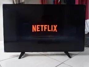 Smart TV AOC 43 Polegadas - Netflix YouTube etc.  - Foto 2