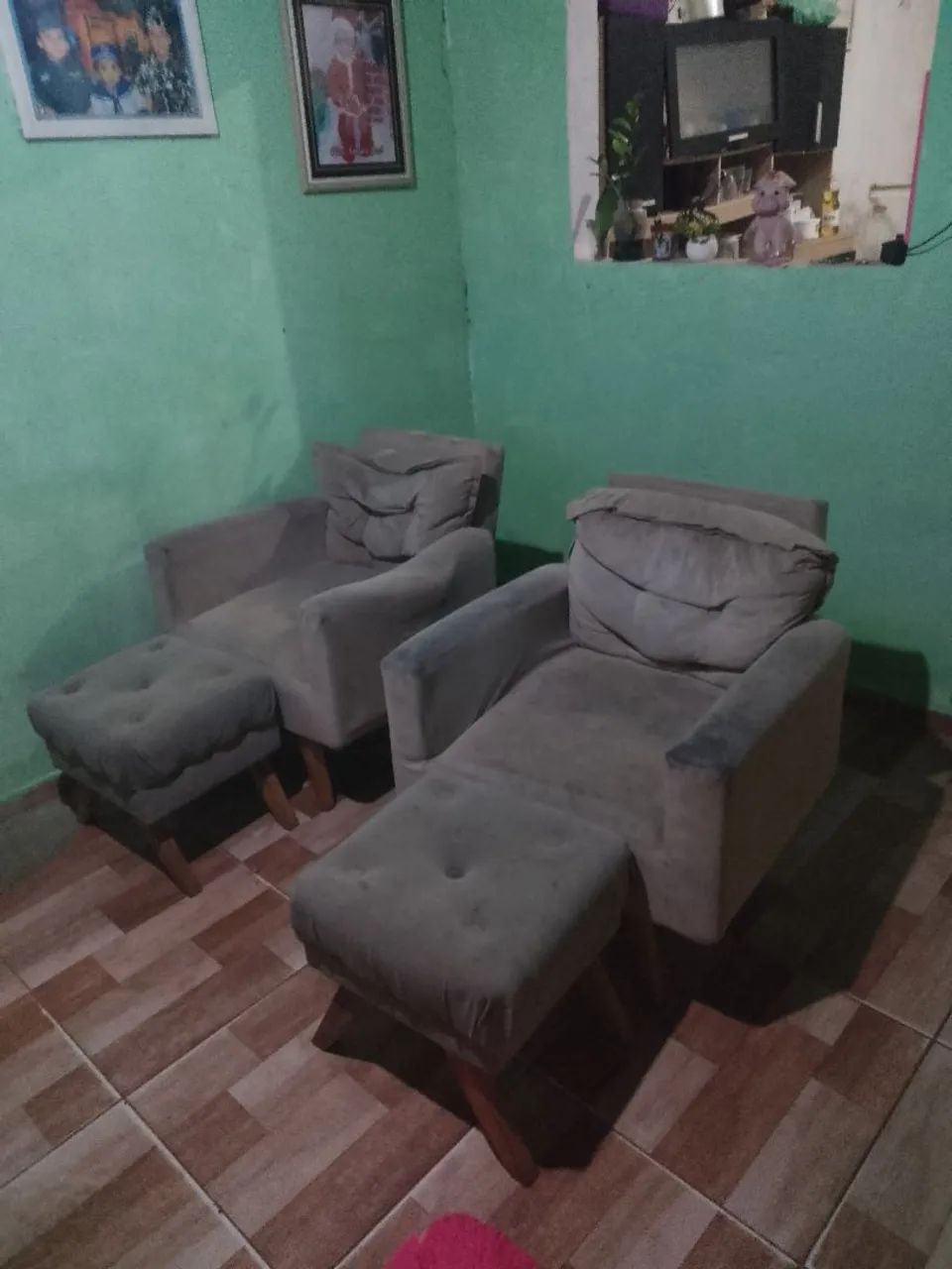 2 poltrona rosa é 2 pufes rosa 2 poltrona cinza é 2 pufes cinzas  - Foto 2