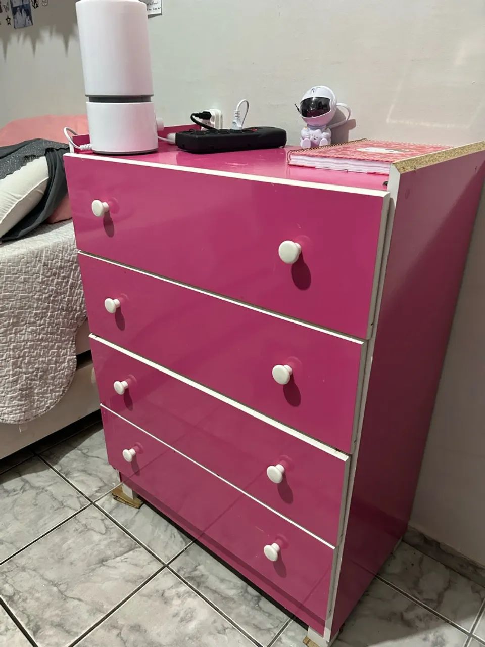 Cômoda com 4 gavetas - Rosa  - Foto 2