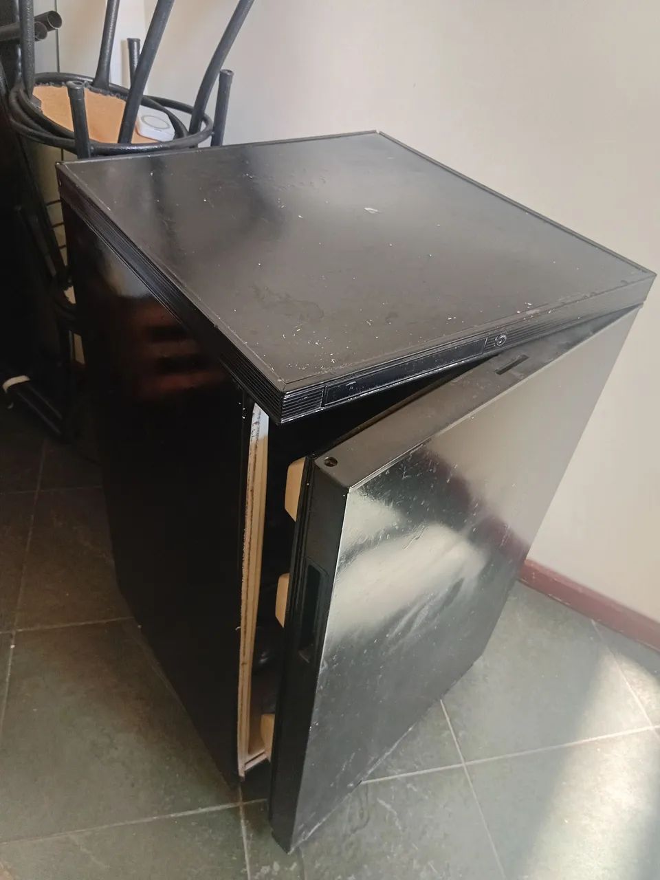 Frigobar Mini geladeira a venda  - Foto 2