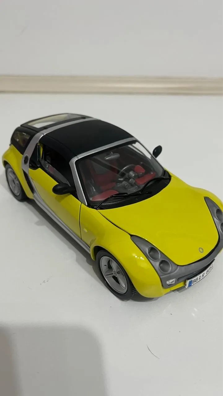 Miniatura Smart Fortwo 1:18 Burago Amarela Rara - Hobbies e Miniatura Smart Fortwo 1:18 Burago Amarela Rara - Hobbies e