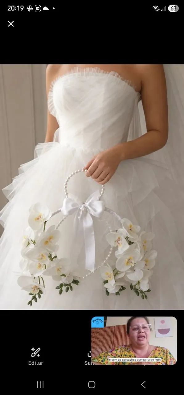 Buquê de Casamento de Flores Hiperealistas e pérolas.  - Foto 3