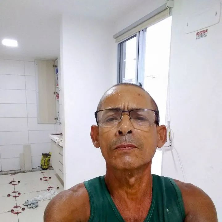 Pedreiro disponível no santa Maria 