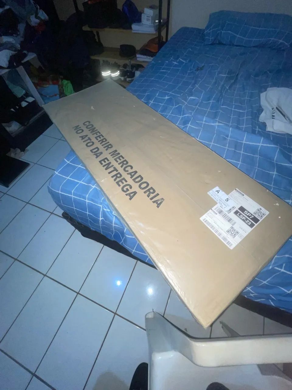Mesinha branca com gaveta 