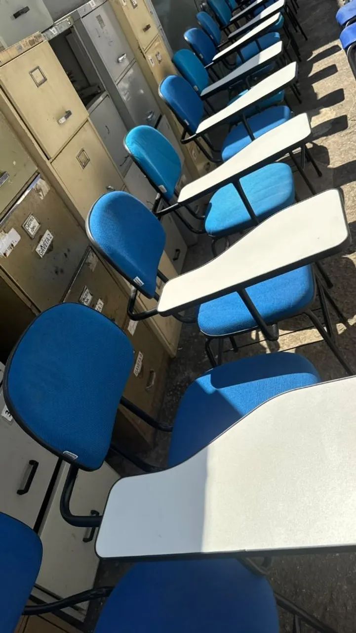Cadeira universitária  - Foto 2