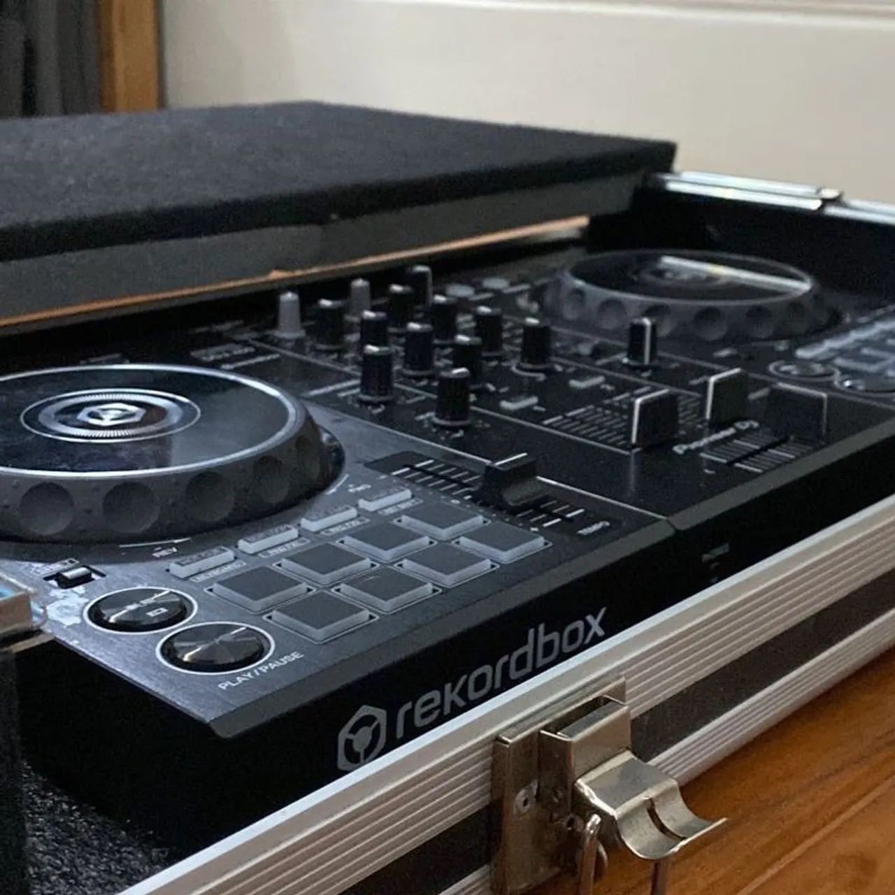 DDJ 400 + CASE  - Foto 4