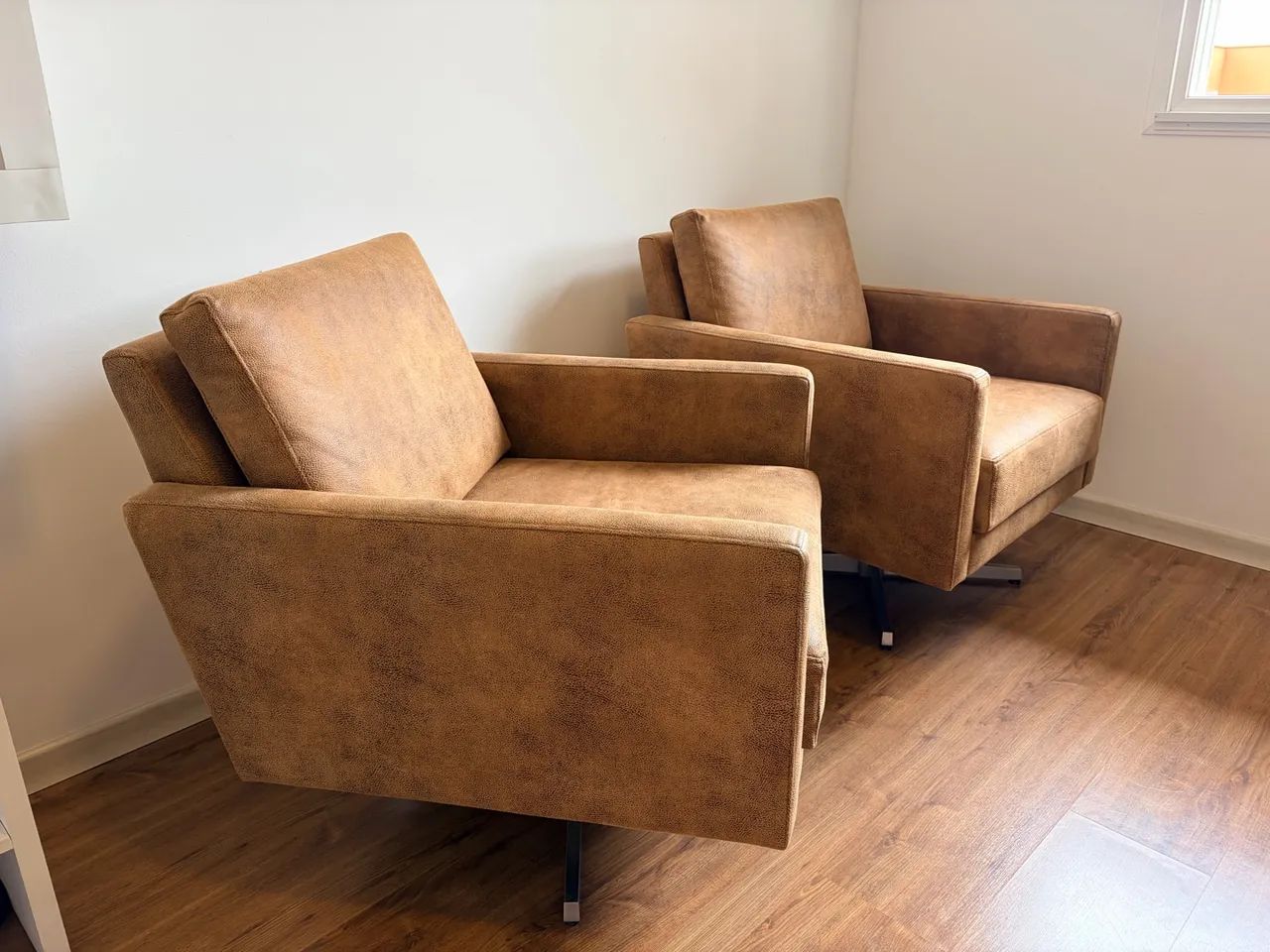 Vendo Duas Poltronas para Sala - Foto 2
