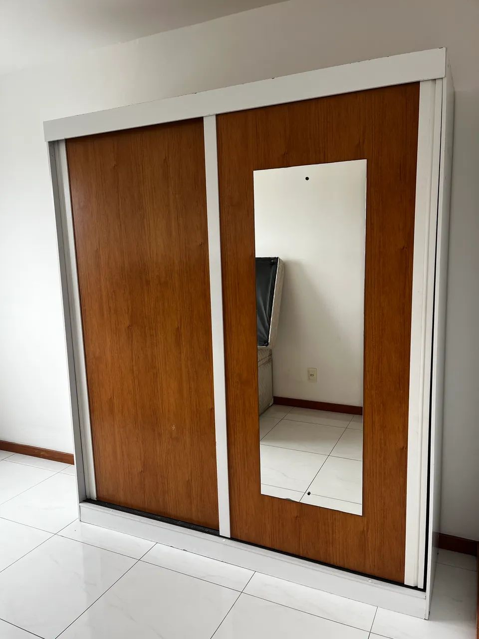 Guarda-roupa / Roupeiro ? Bom estado
