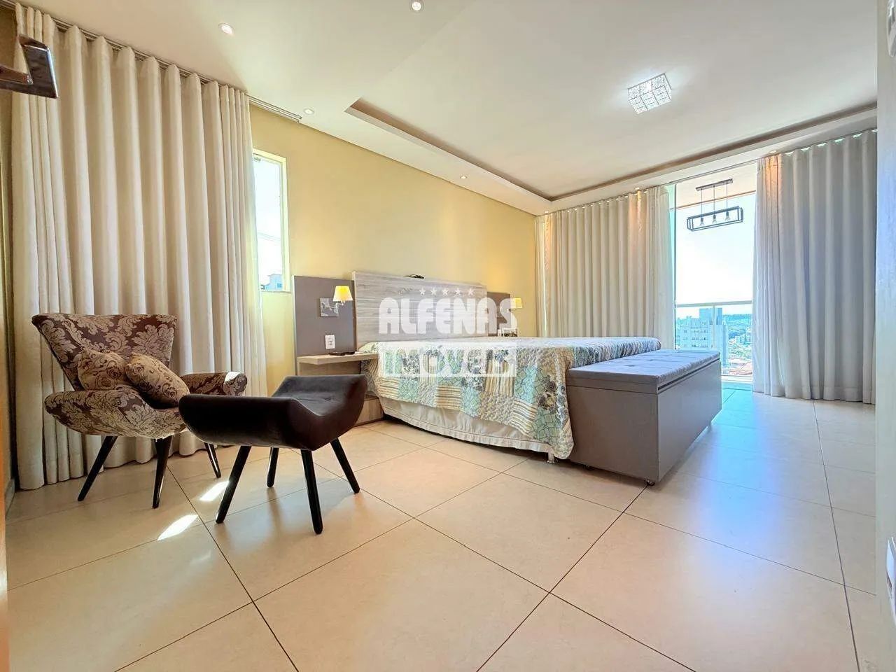 Casa à venda 4 quartos no Bairro Coqueiros