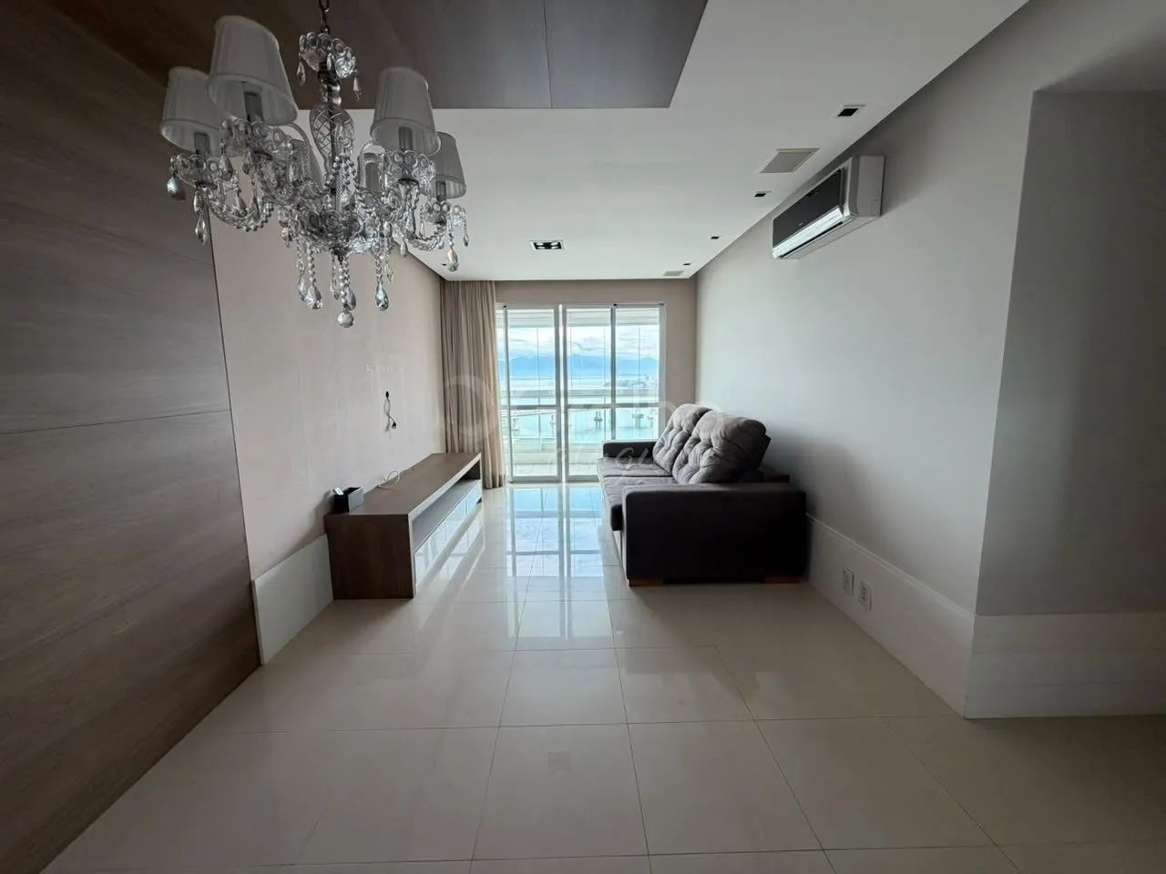 Apartamento 2 dormitórios mobiliado no centro - Foto 3