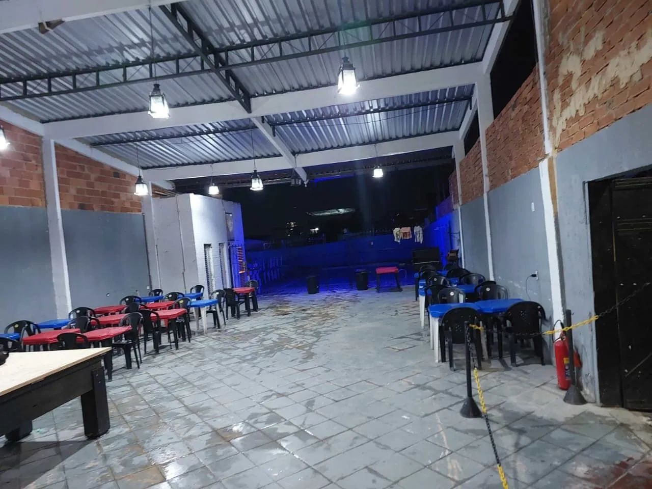 Arrendo um piscina bar com tudo dentro  - Foto 4