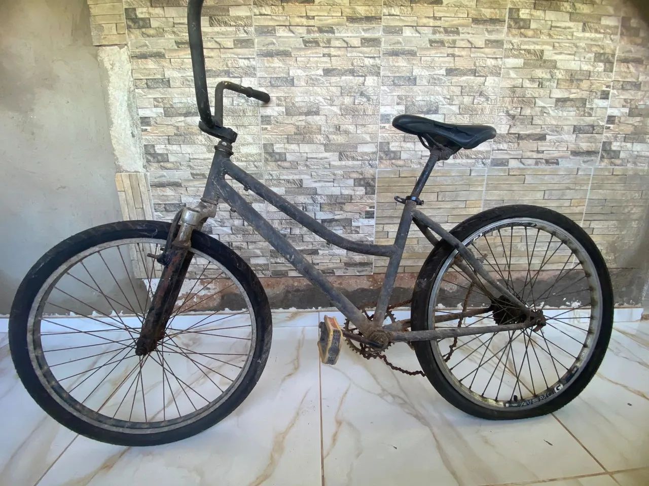 Bicicleta estilo BMX, aro 26