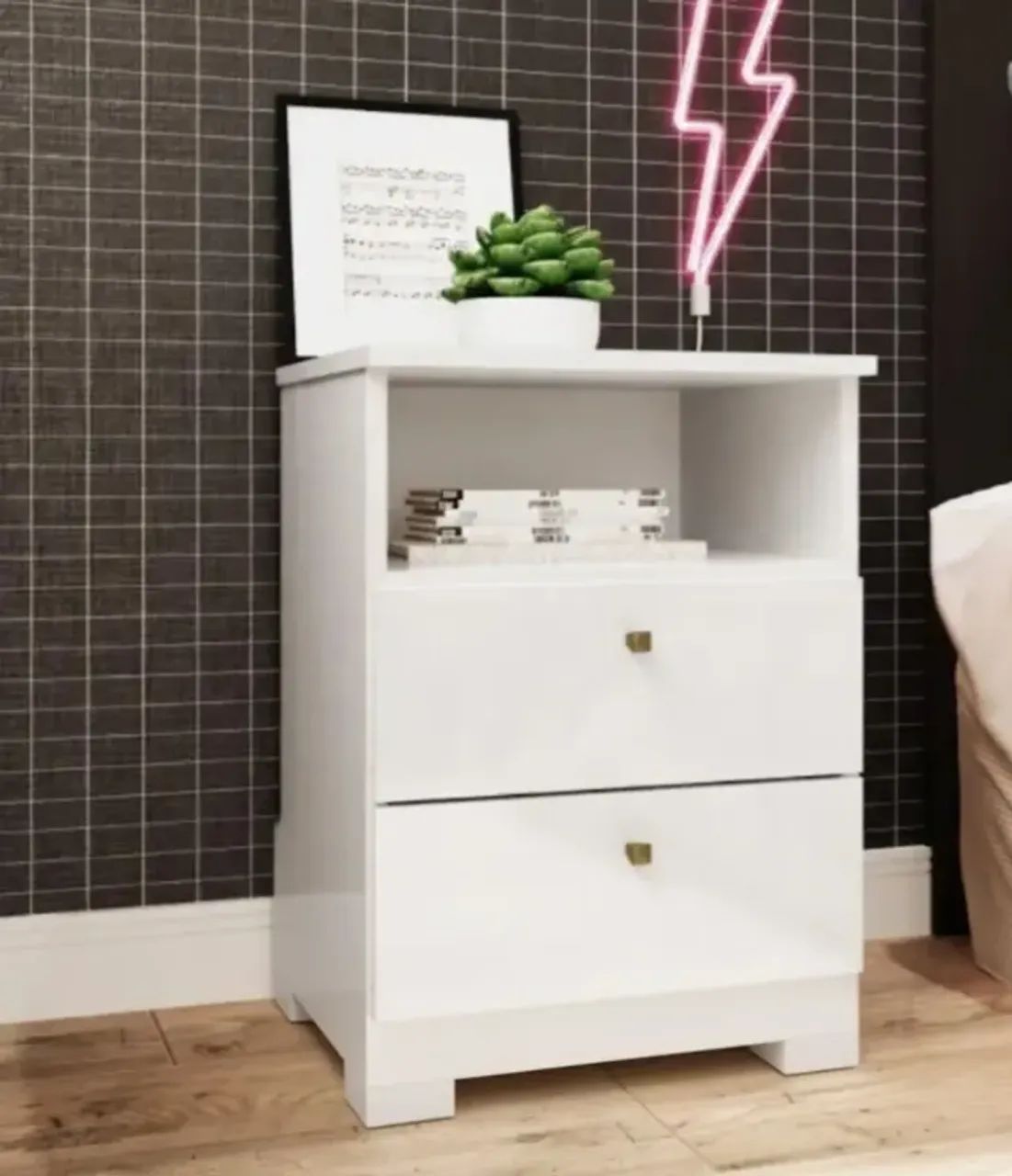 Criado mudo com 2 gavetas 