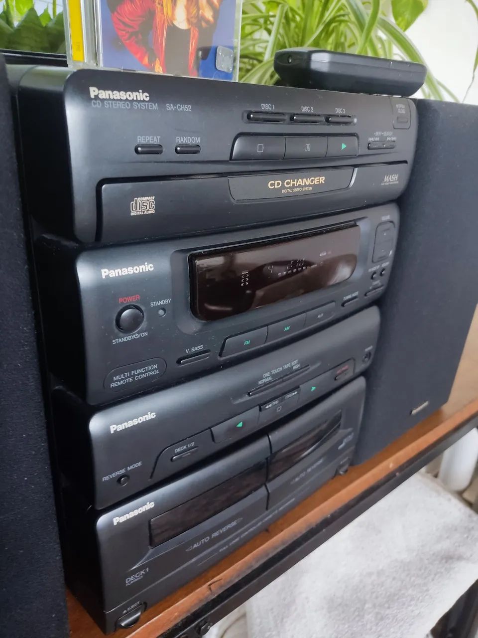 Fica um system Panasonic antigo<br>CD STEREO SYSTEM<br><br>SA-CH52  - Foto 2