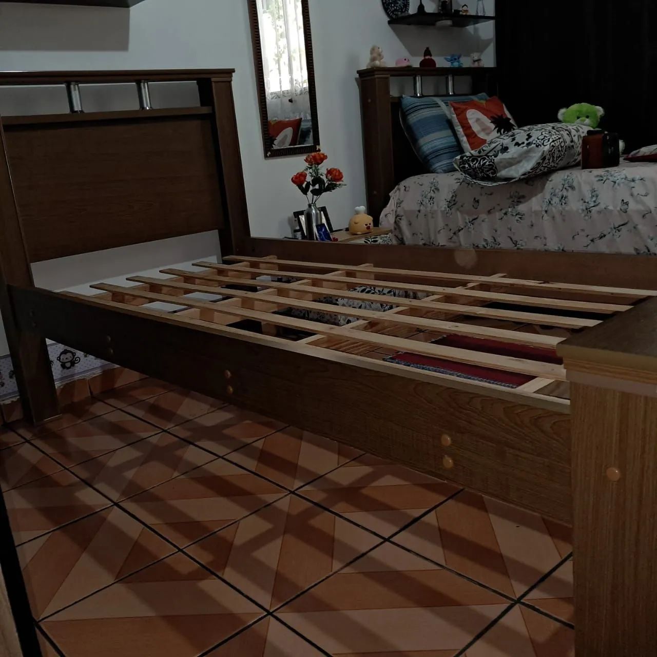 Cama Solteiro Madeira Resistente (Já Desmontada) - R$150 - Foto 5