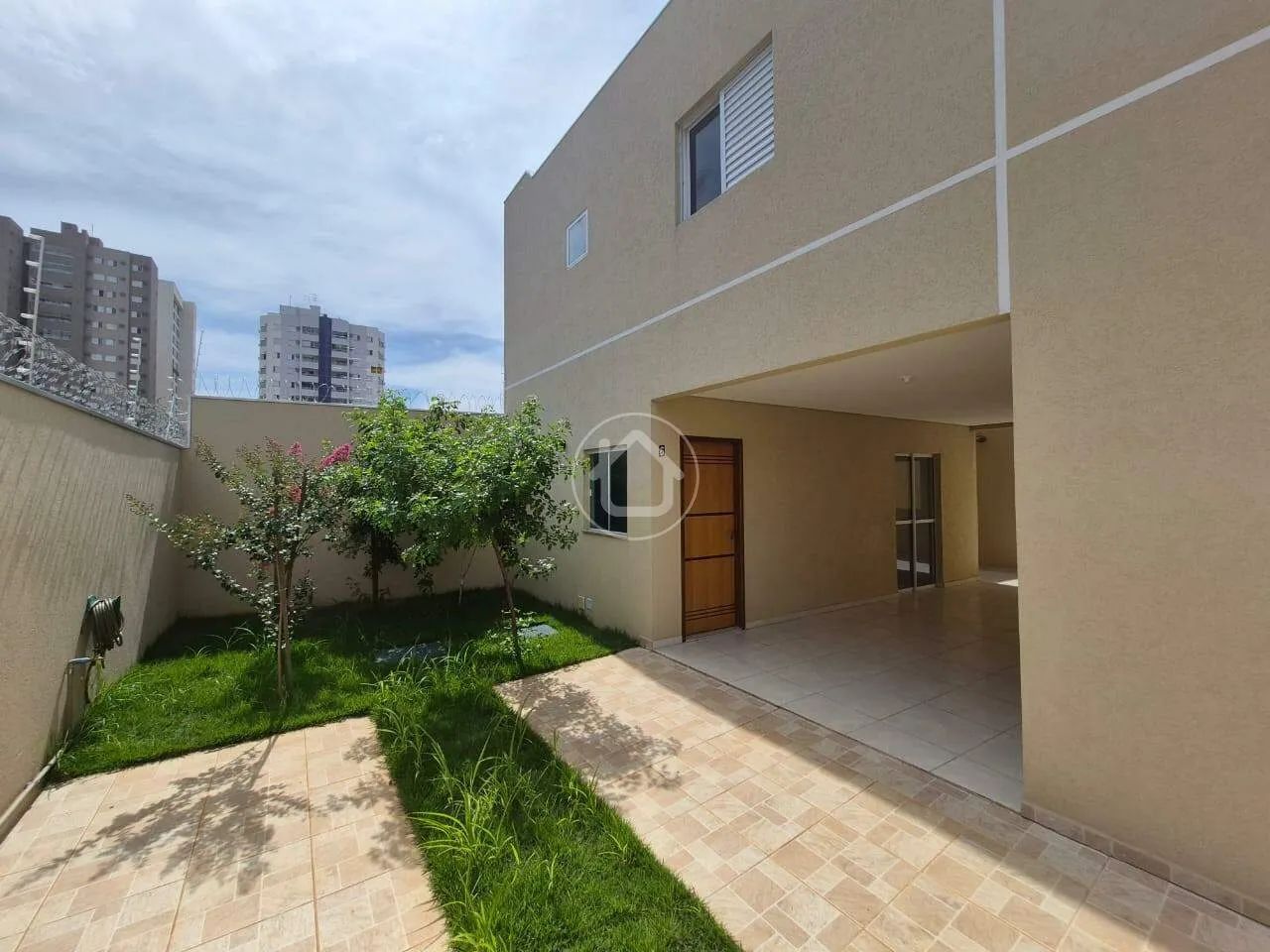2 QUARTOS SENDO UMA SUITE 2 VAGAS COBERTA - Foto 4