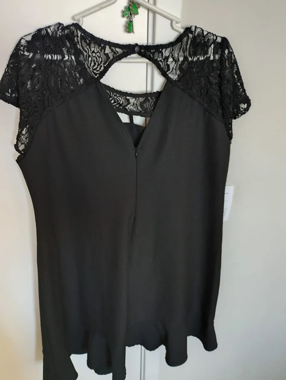 Vestido social preto básico com renda - Foto 4