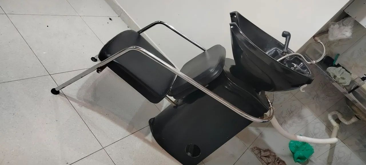 Lavatório cadeira 2 carros auxiliares e 3 bancos  - Foto 3