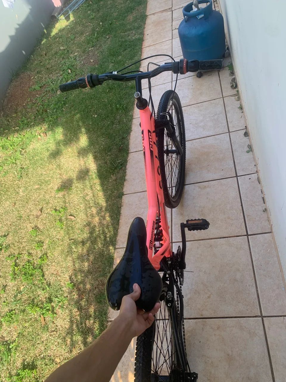 Bicicleta de mola aro 26 cor laranja marca colli - Foto 5