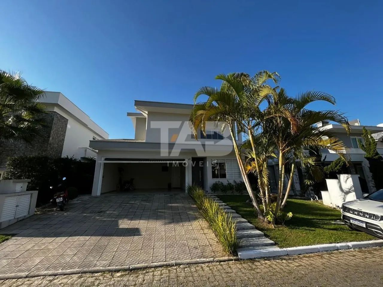 Horizontal | Casa com 4 suítes para locação