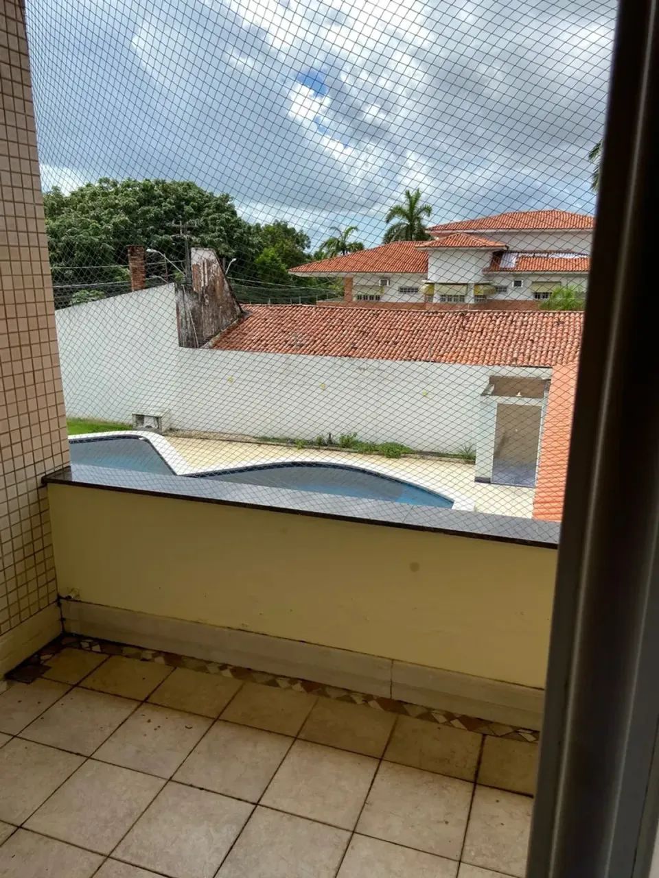 ALUGO CASA NA SAMBAQUI COM 5 SUITES