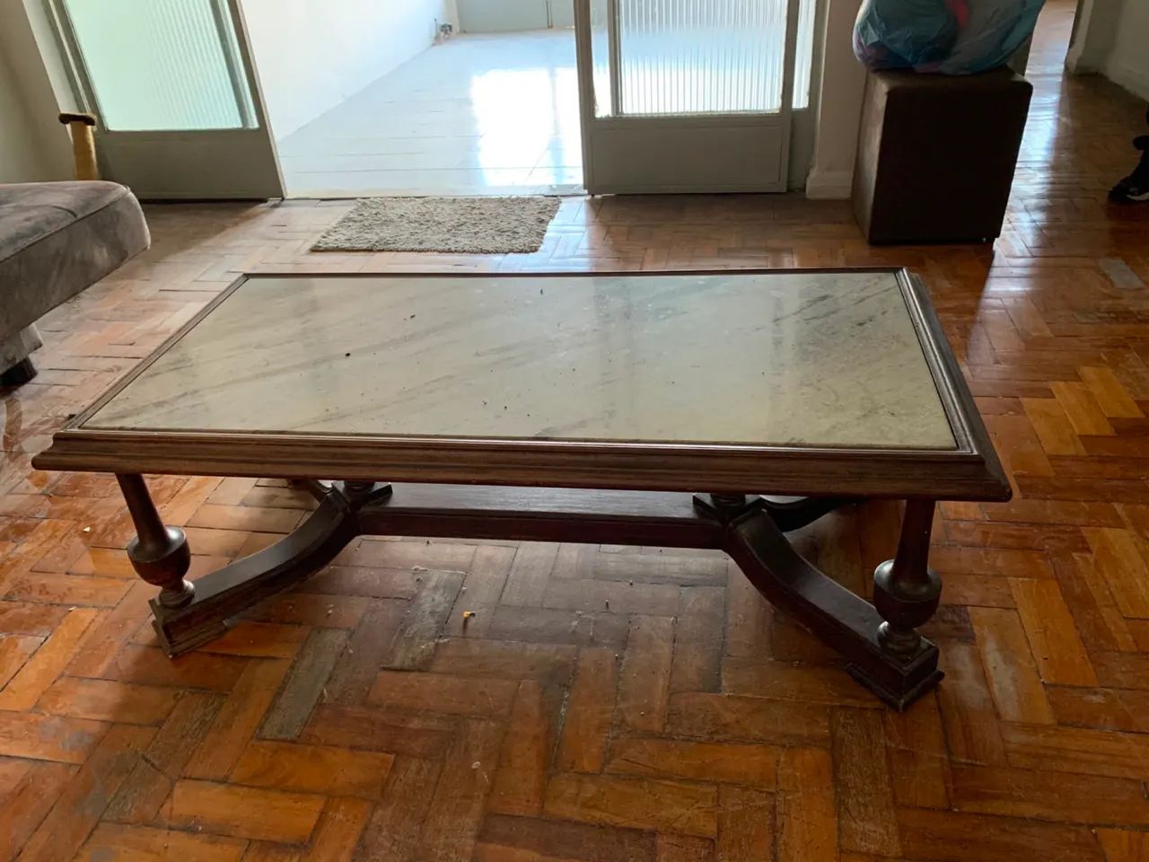 Mesa de centro madeira maciça e mármore  - Foto 2