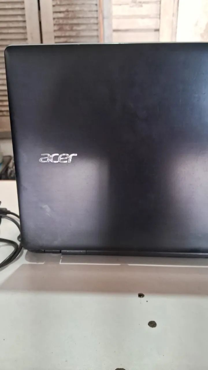 NOTEBOOK ACER COM ALGUNS DETALHES