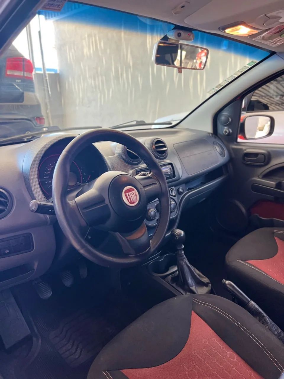 Fiat Uno Sporting 1.4 EVO Fire Flex 8V 4P 2014 - Foto 4