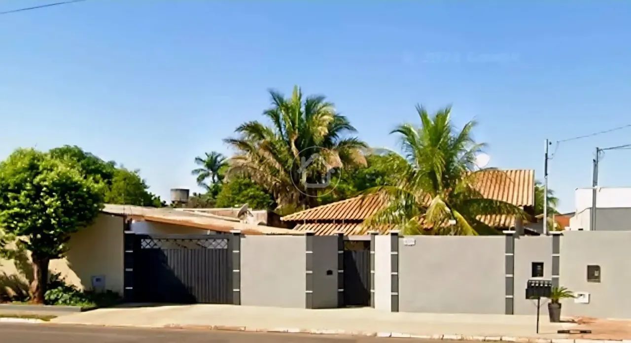 LINDA CASA COM PISCINA