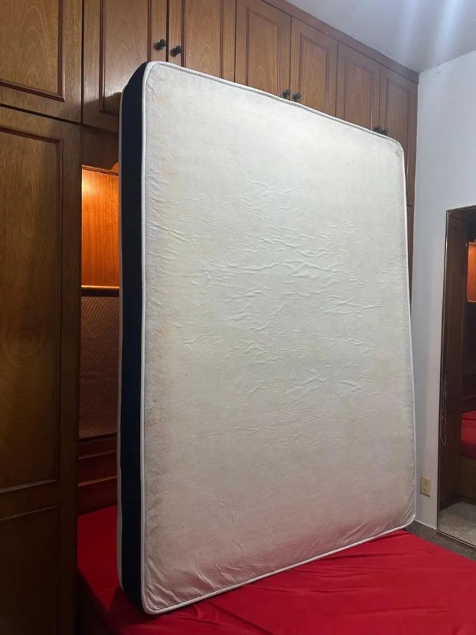 Colchão de Casal Guldi + prateleira 