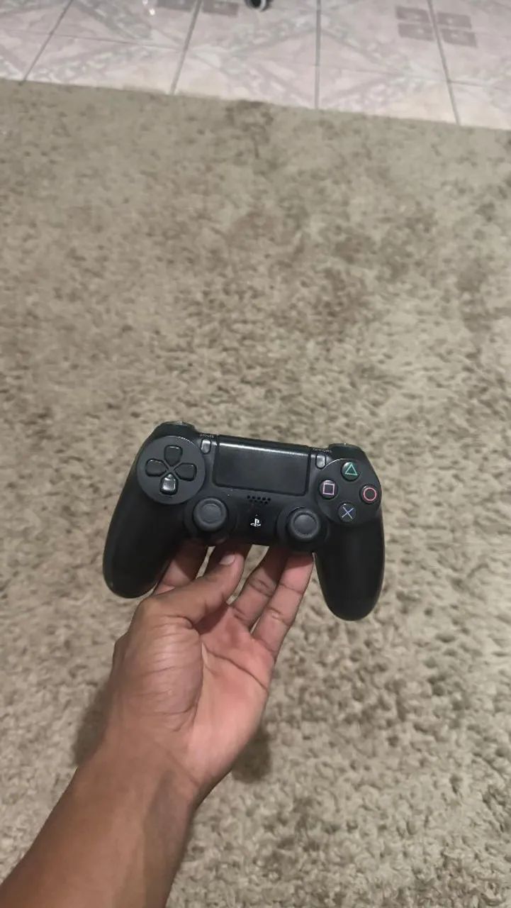 Controle ps4 funciona perfeitamente 