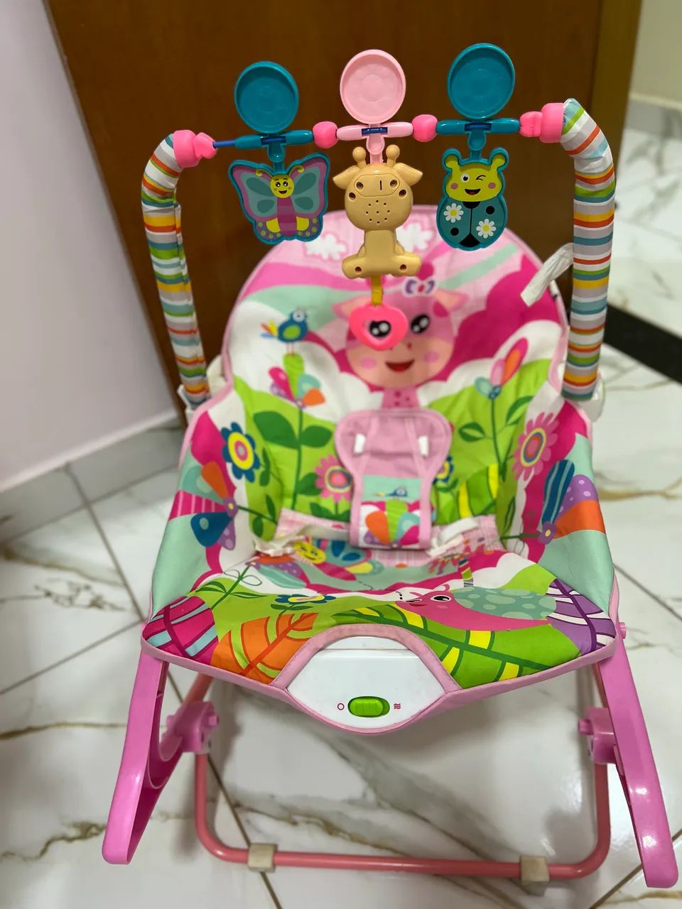 Vendo cadeira de descanso para bebê  - Foto 2
