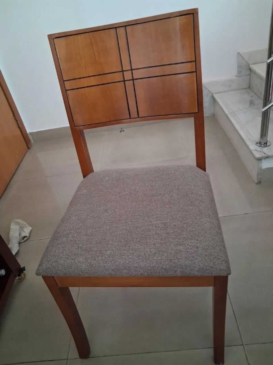 Mesa de jantar em madeira quadrada  - Foto 4