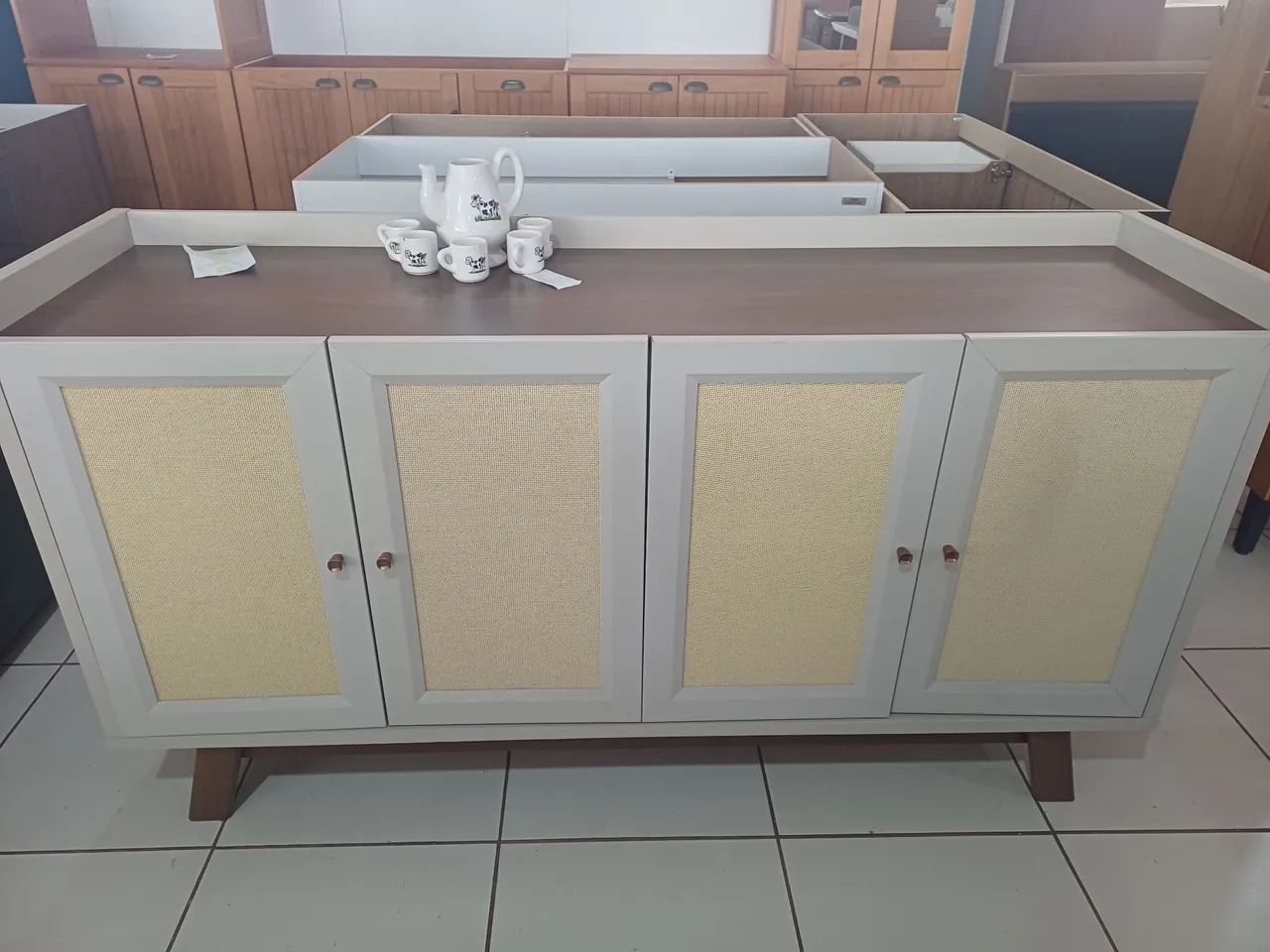 Buffet modelo moderno.