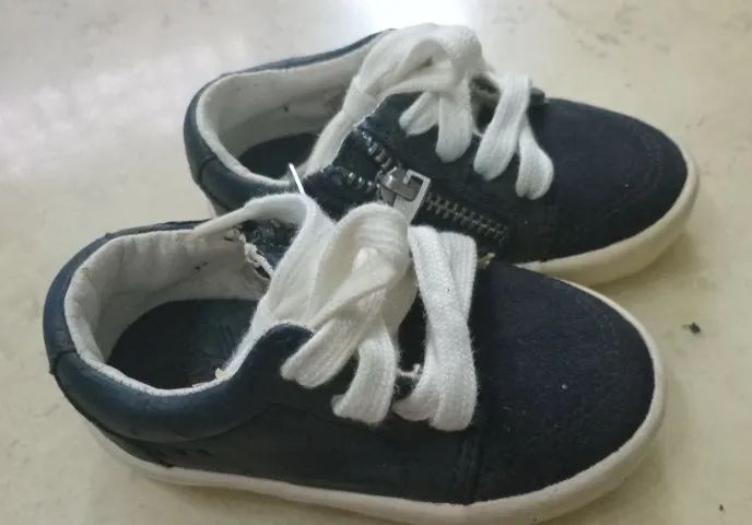 Desapego Sapatênis bebê Zara 17 BR 19 EU Azul Marinho 