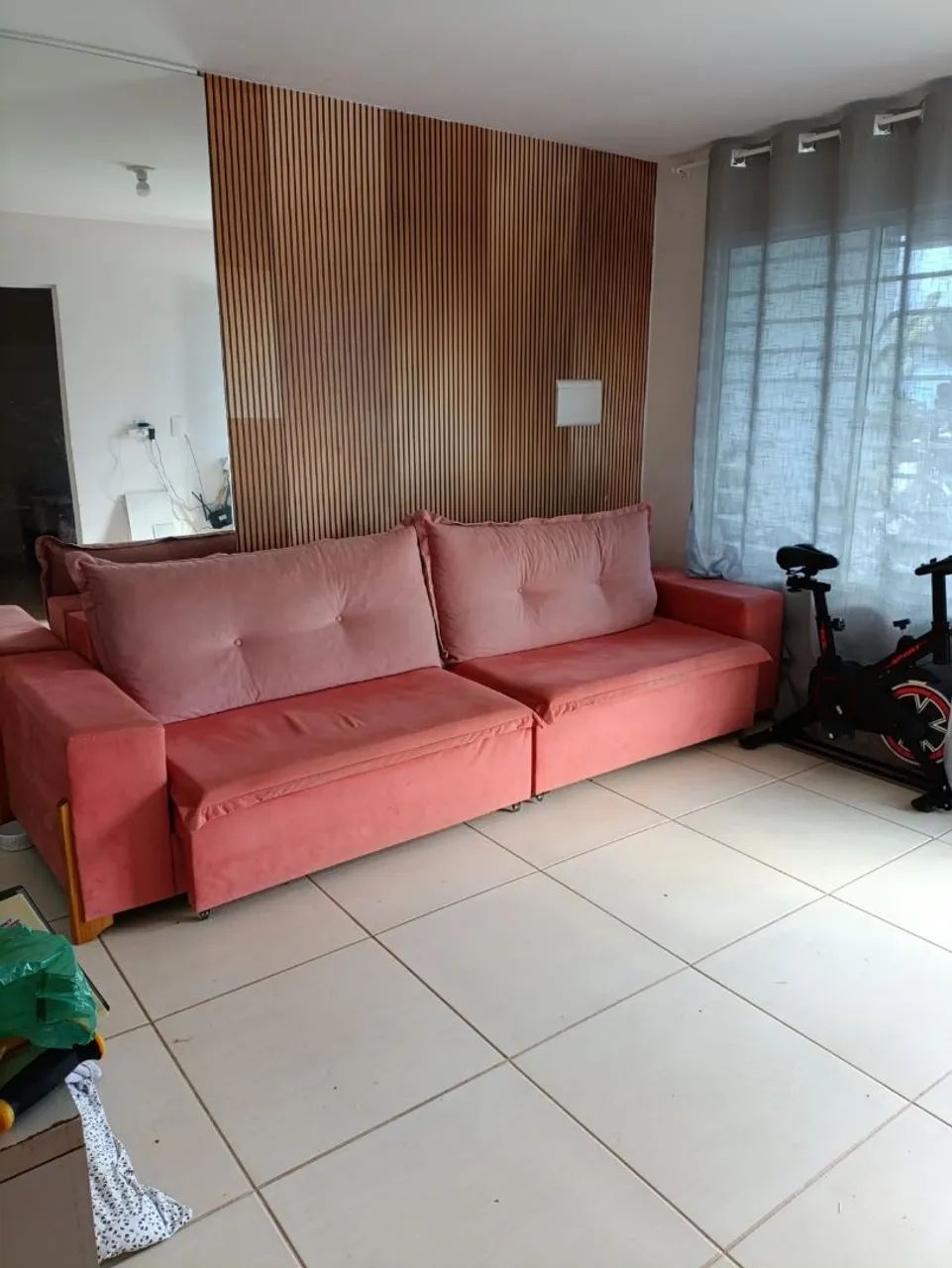 Vendo sofá  moderno e confortável 
