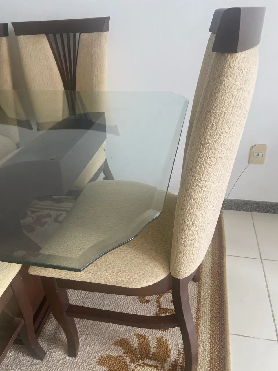 Mesa em madeira com tampo de vidro  - Foto 4