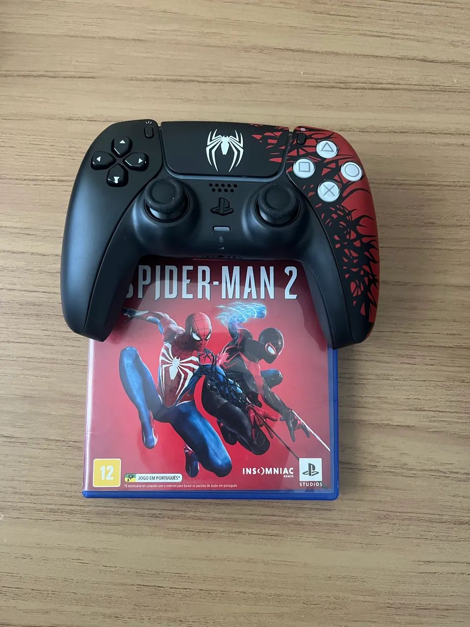 Dualsense edição limitada spider man + jogo  - Foto 2