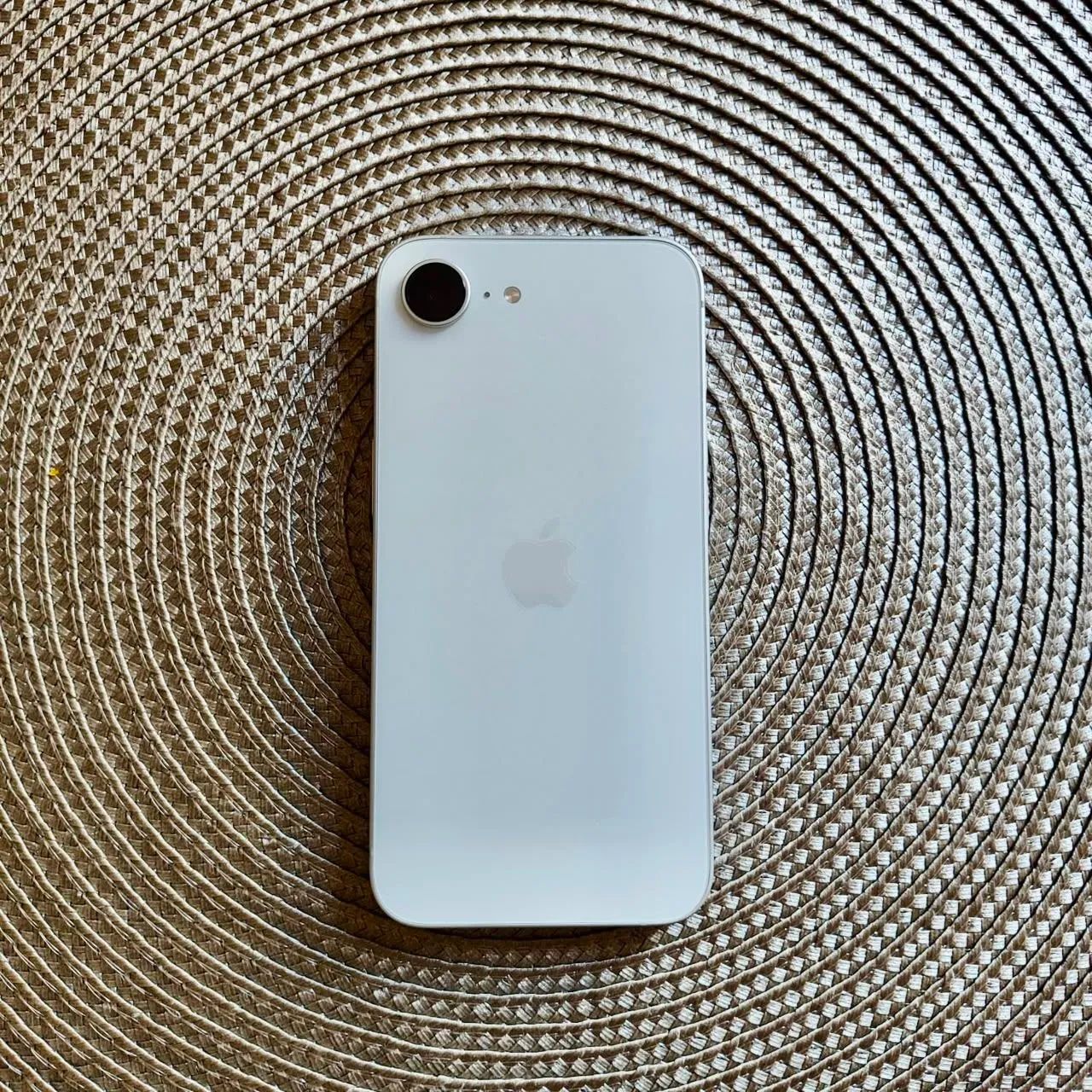 IPhone 16e 128GB - Excelente Estado - Foto 2