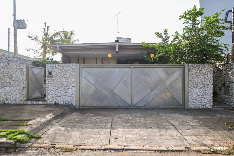 Casa comercial no Setor Sul