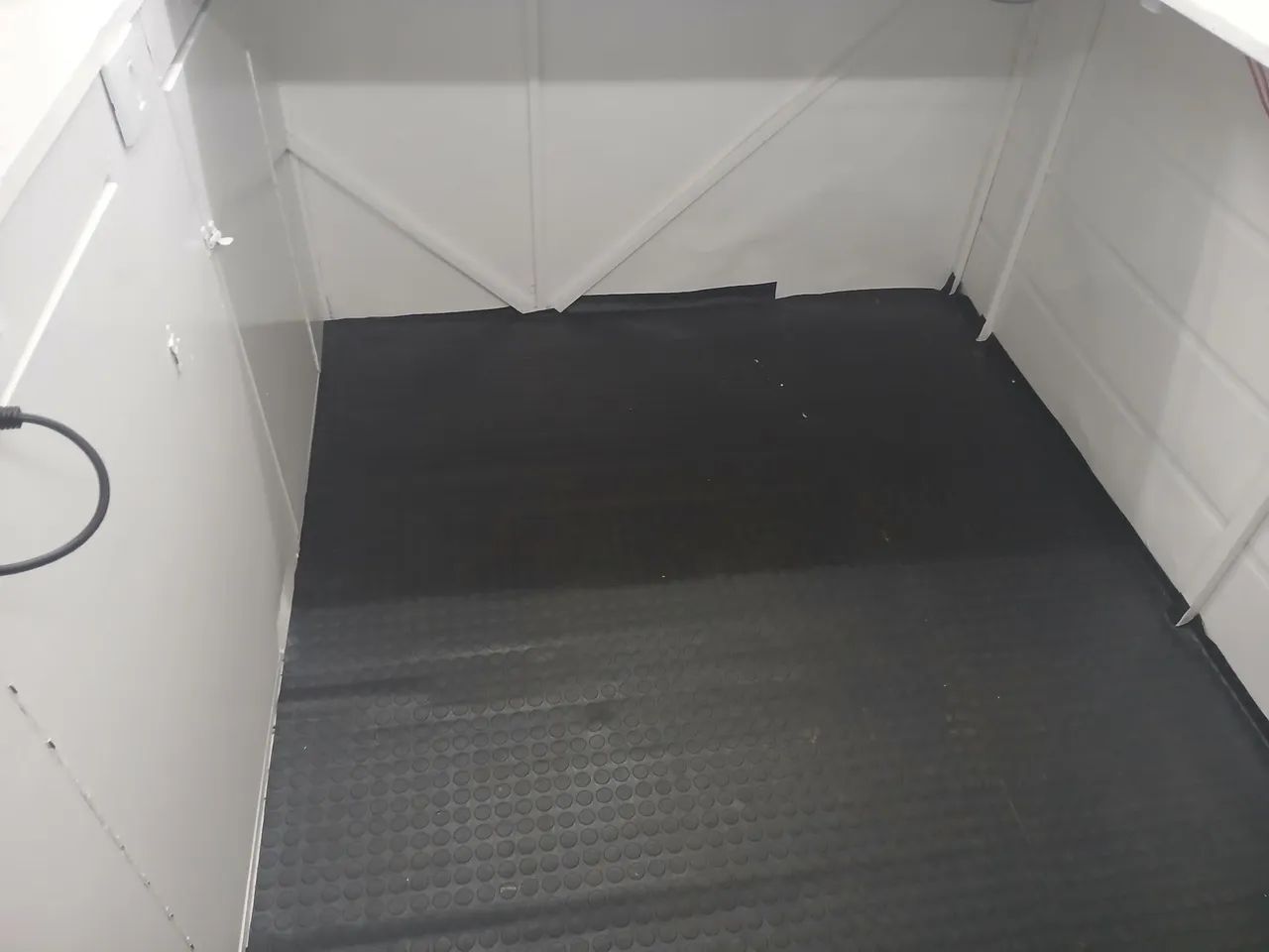 VENDE-SE TRAILER DE LANCHES<br> <br>TOTALMENTE REFORMADO E COMPLETO, PRONTO PARA FUNCIONAR. - Foto 4