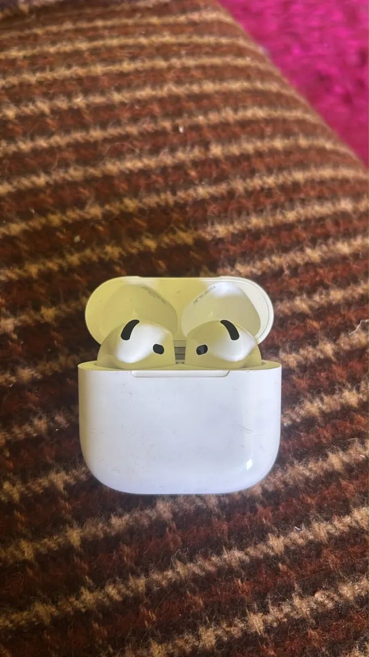 Air Pods 4 Apple