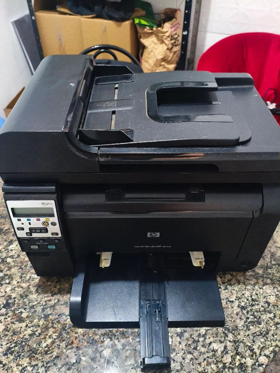 HP LaserJet Pro 100 color MFP M175nw.  - Foto 2