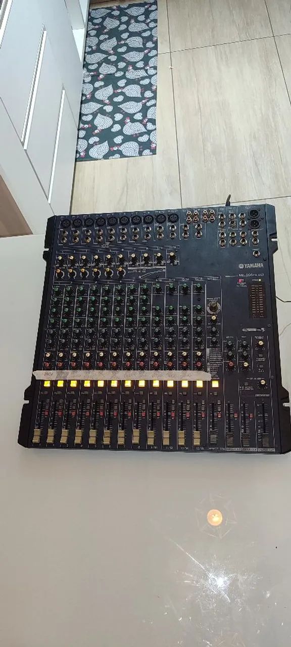 Mesa de som YAMAHA MG166 CX USB