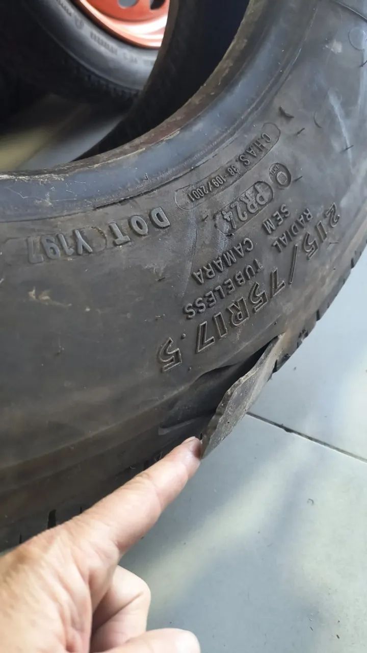 PNEU 215/75R17,5 USADO  - Foto 2