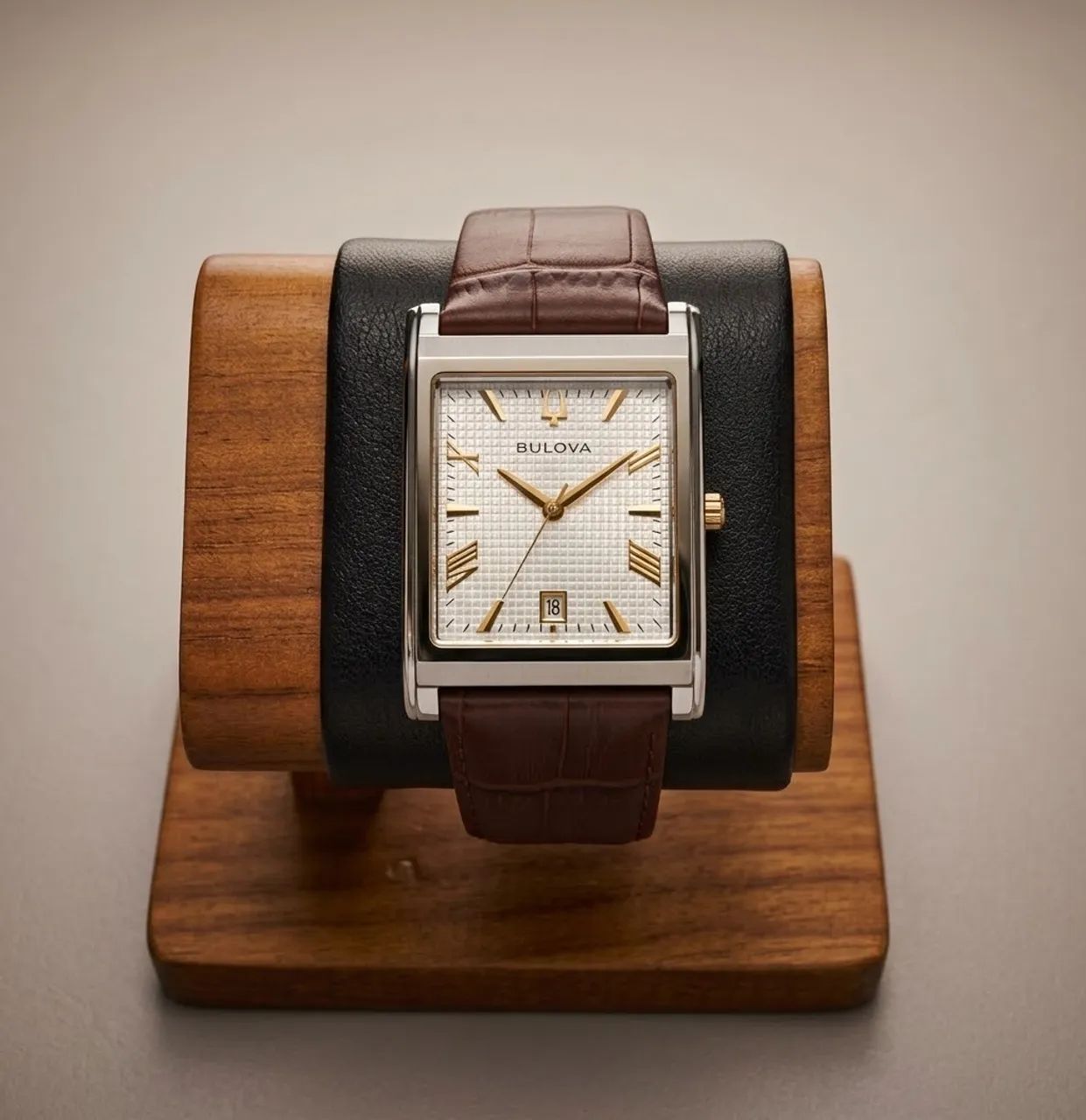 Relógio Bulova Sutton Tank Novo 