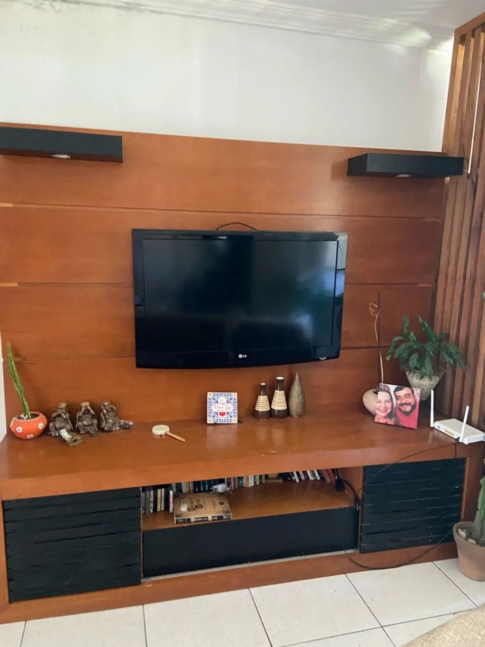 Rack com painel de madeira - Foto 4