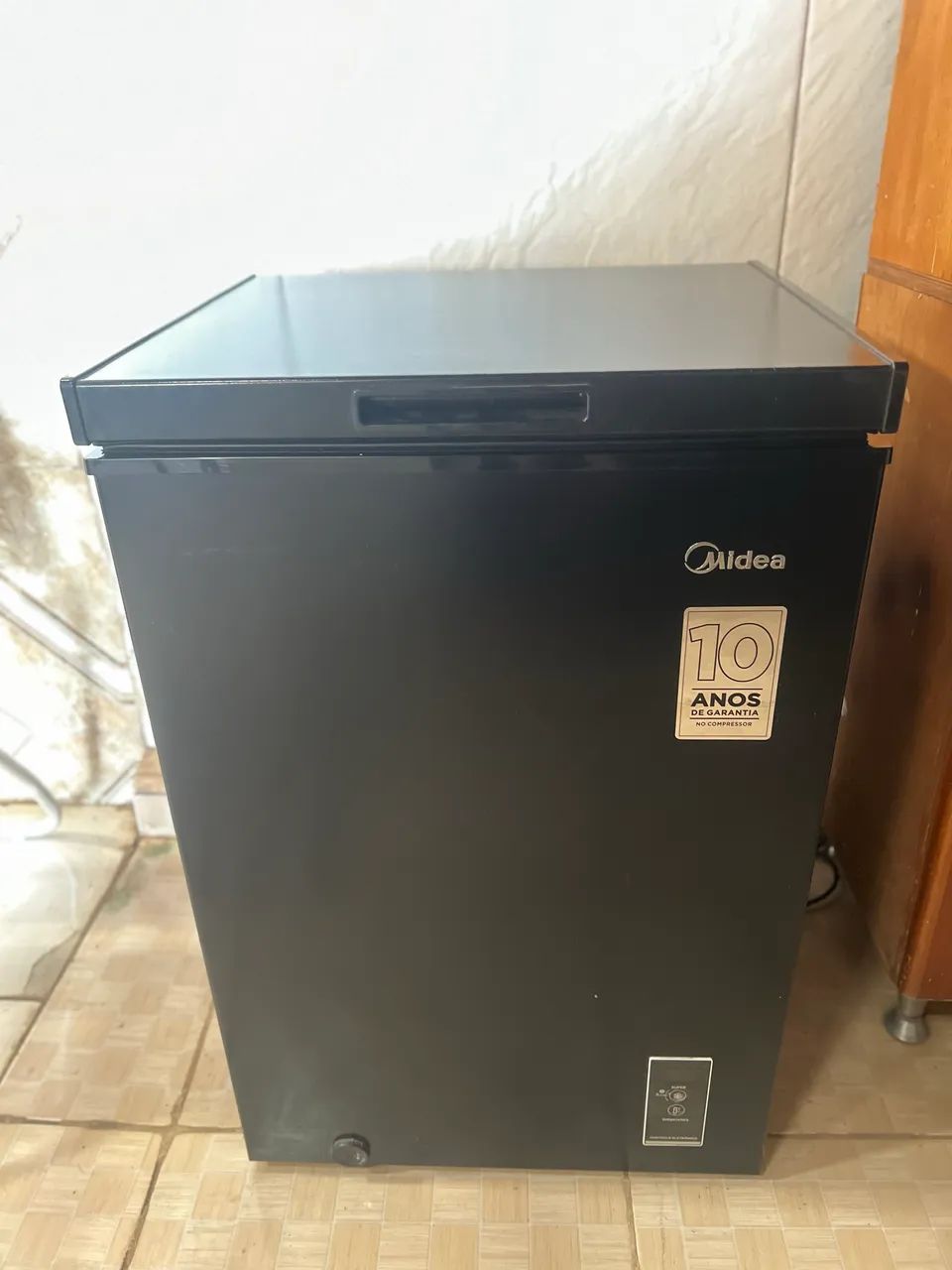 Freezer midea 100 litros com defeito
