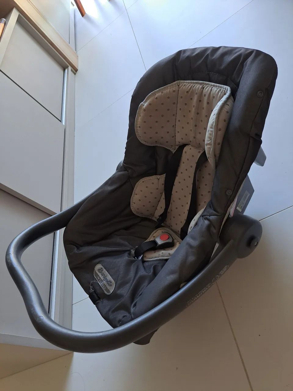 Vendo cadeirinha de carro / bebê conforto - Foto 2
